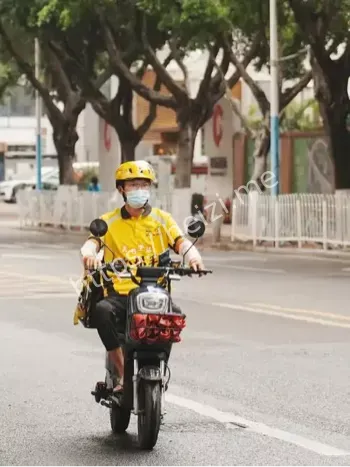 快递小哥中双色球1.6亿